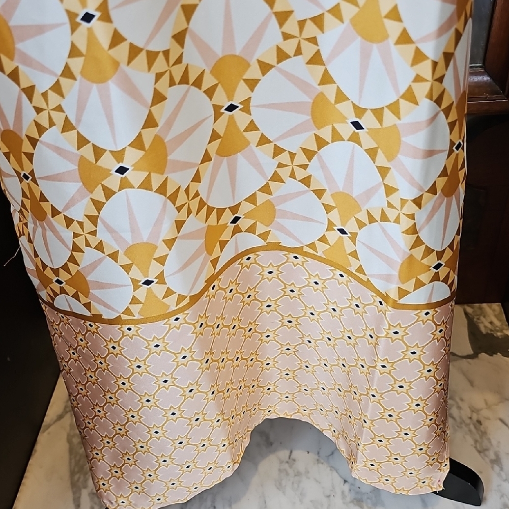 Golden Patterned Cutout Maxi Dress - Women - Picture 2 of 8
